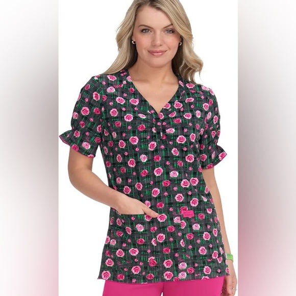 KOI Betsey Johnson B126PR Women’s Canola Scrub Top Size Small Pink Roses - Picture 1 of 10